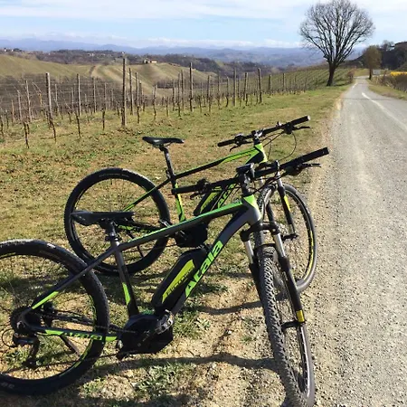 Oda ve Kahvaltı La Lacia 4*